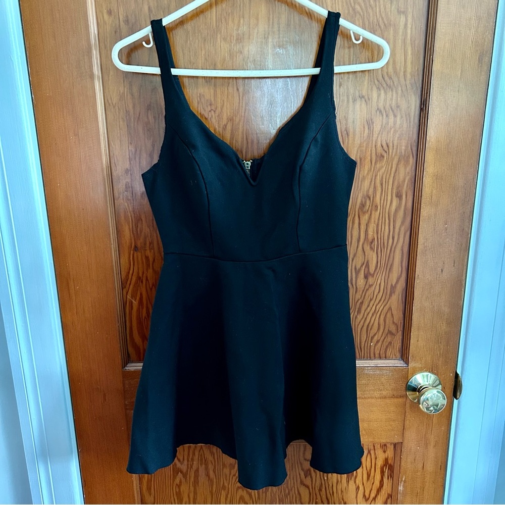 Kimchi Blue | Deep V Skater Dress